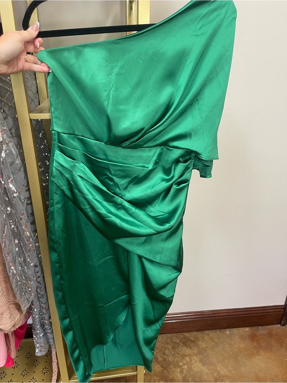 DO+BE Emerald Green One-Shoulder Satin Midi Dress